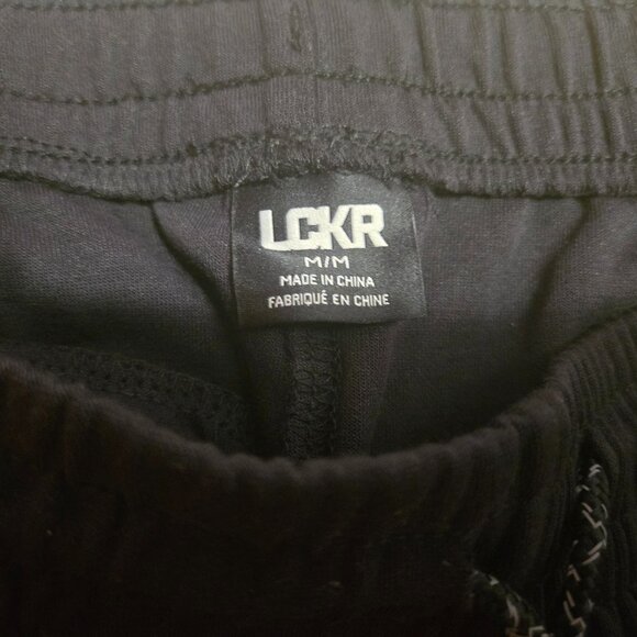 Foot Locker Fleece Cargo Shorts – Black – Men’s Medium (New with Tags) - Picture 3 of 4
